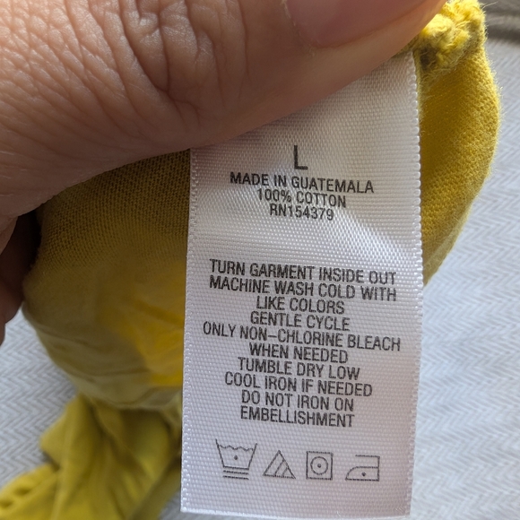 🎀$5 Aeropostale Yellow Graphic T-Shirt Like New - Picture 4 of 5